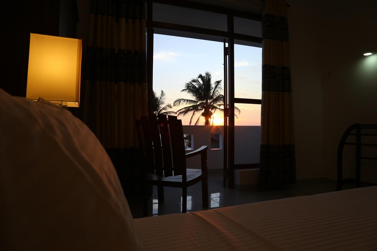 Hikka Regent Hotel 希克杜沃 外观 照片