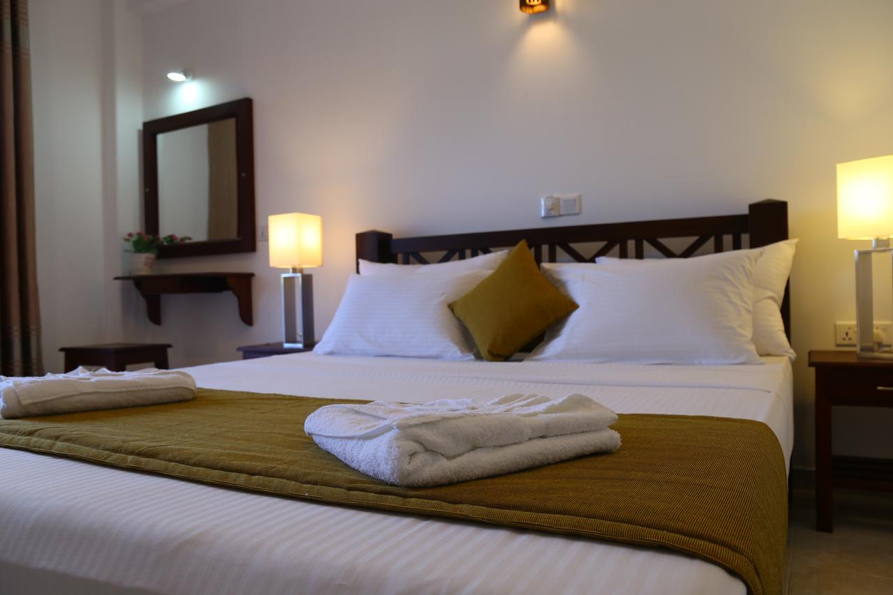 Hikka Regent Hotel 希克杜沃 外观 照片