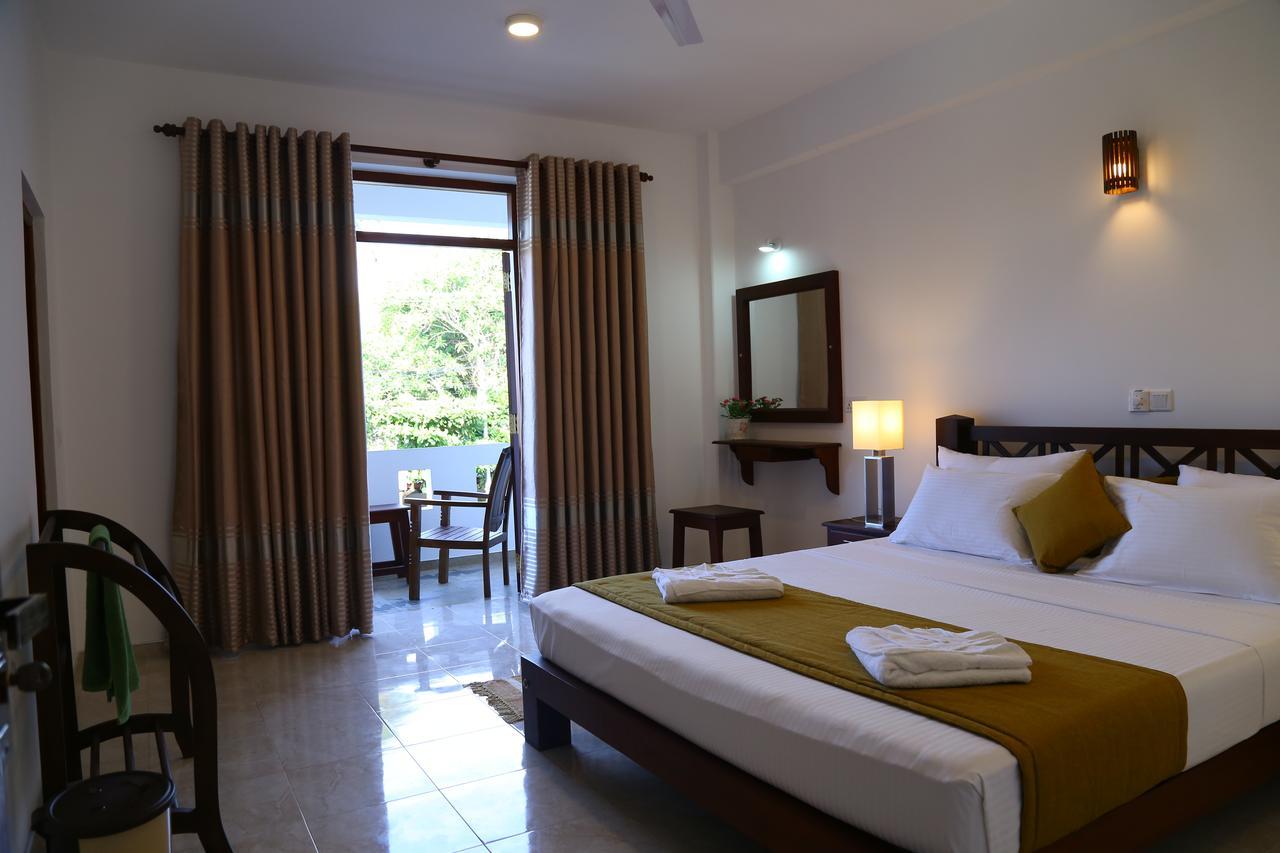 Hikka Regent Hotel 希克杜沃 外观 照片